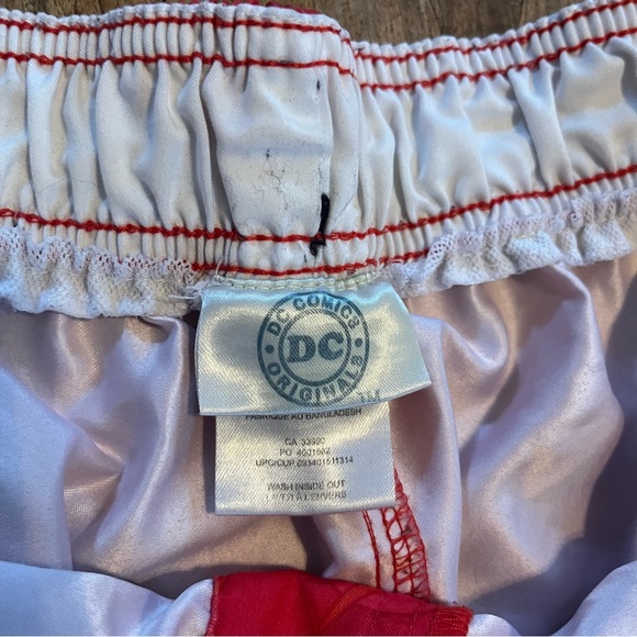 Mens DC Flash swim trunks - Picture 2 of 3